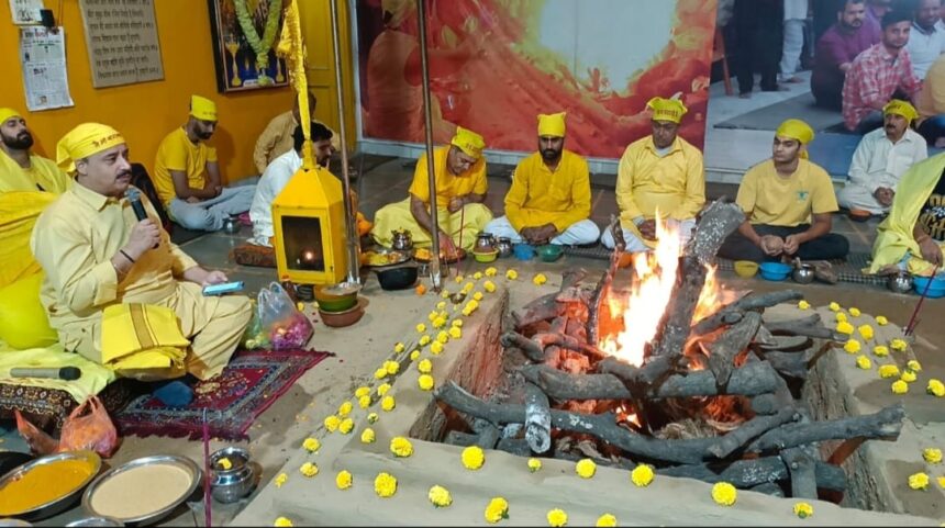 धैर्यवान होकर भक्ति मार्ग अपनाने में मिलती है सफलता