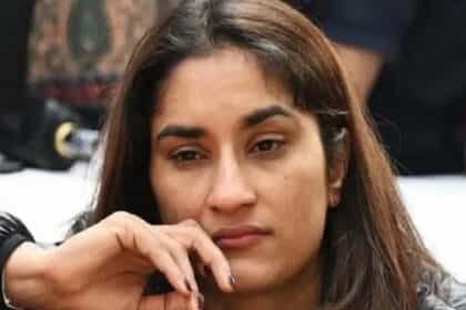 रेसलर विनेश फोगाट ने अर्जुन पुरस्कार और खेल रत्न को वापस करने का किया ऐलान