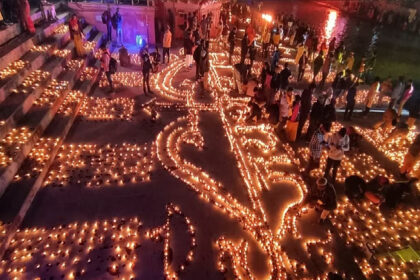 देशभर में फिर मनी दीपावली: घर-आंगन और मकान-दुकान में जली ‘राम ज्योति’