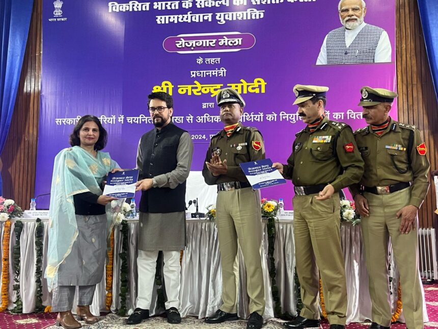 नए भारत में हर जान क़ीमती, कतर से लौटे जवानों का अभिनंदन: अनुराग ठाकुर