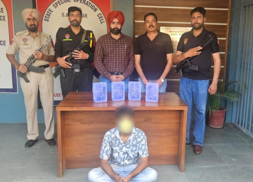 अंतर्राज्यीय हथियार तस्करी का पर्दाफाश: SSOC मोहाली की बड़ी कार्रवाई, एक गिरफ्तार, 4 अवैध पिस्तौलें बरामद”