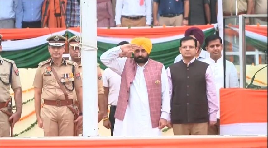 पंजाब में 78वां स्वतंत्रता दिवस धूमधाम से मनाया गया, मुख्यमंत्री भगवंत मान ने जालंधर में किया ध्वजारोहण”