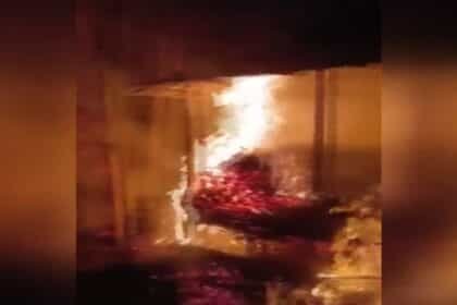 बांग्लादेश में हिंदू घरों पर हमला: आगजनी और संपत्ति की भारी तबाही से उठे सुरक्षा सवाल”**