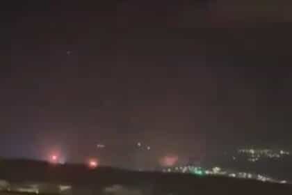 इजरायल-हमास संघर्ष: तेल अवीव पर रॉकेट हमलों के बाद बिगड़े हालात