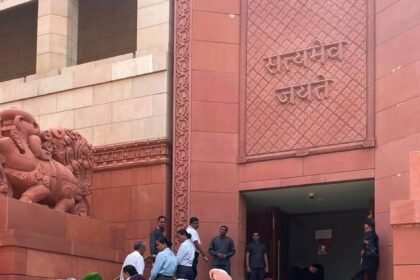 पंजाब कांग्रेस के सांसदों का संसद में भाजपा सरकार के खिलाफ विरोध: लघु उद्योगों की अनदेखी पर उठाई आवाज़”