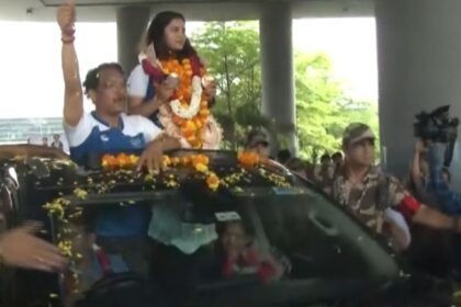 “पेरिस ओलंपिक में 2 पदक जीतकर लौटीं मनु भाकर का भव्य स्वागत, देश ने मनाया गर्व का क्षण”