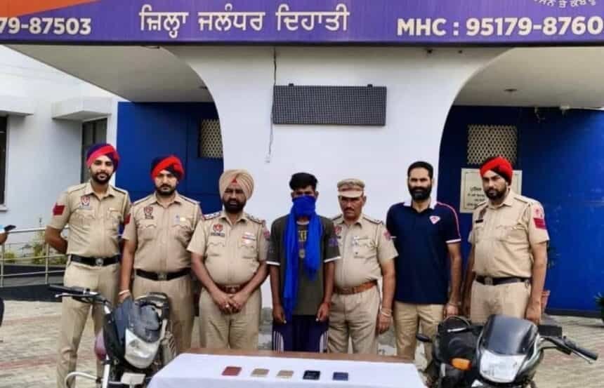 जालंधर ग्रामीण पुलिस की बड़ी सफलता: कुख्यात चोर चोरी की मोटरसाइकिल के साथ गिरफ्तार, सड़क अपराधों पर लगेगी लगाम”