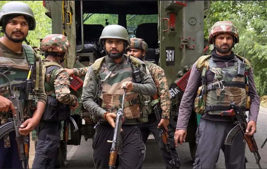 जम्मू-कश्मीर के कठुआ में मुठभेड़ में पाकिस्तानी आतंकवादी ढेर, पुलिसकर्मी शहीद