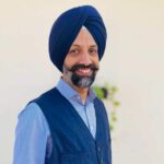 डेरा ब्यास के नए प्रमुख के रूप में जसदीप सिंह गिल की नियुक्ति, गुरिंदर सिंह ढिल्लों ने किया उत्तराधिकारी का ऐलान”**