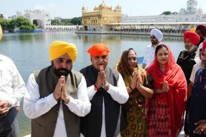धार्मिक आस्था और शहीदों को श्रद्धांजलि: मुख्यमंत्री भगवंत मान और राज्यपाल का अमृतसर दौरा**