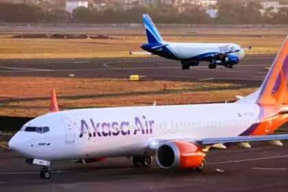 70 विमानों को बम की धमकी देने मामले में साइबर सेल की जांच शुरू, X समेत कई सोशल मीडिया प्लेटफॉर्म्स से मांगी जानकारी