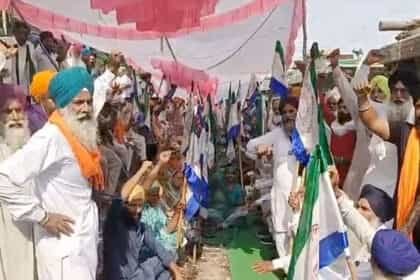 कपूरथला के सुल्तानपुर लोधी में किसानों ने रेलवे ट्रैक पर दिया धरना