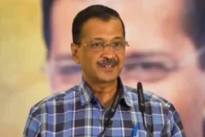 दिल्ली में पदयात्रा के दौरान अरविंद केजरीवाल पर हमला
