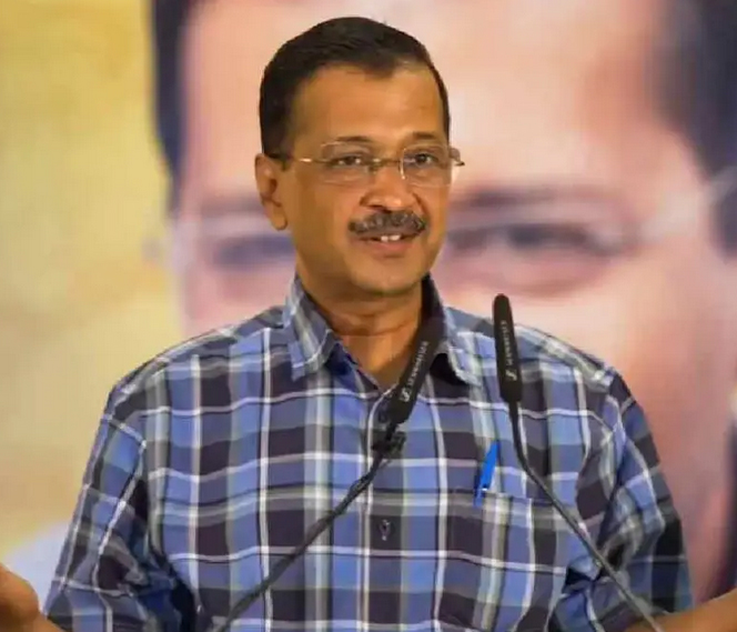दिल्ली में पदयात्रा के दौरान अरविंद केजरीवाल पर हमला