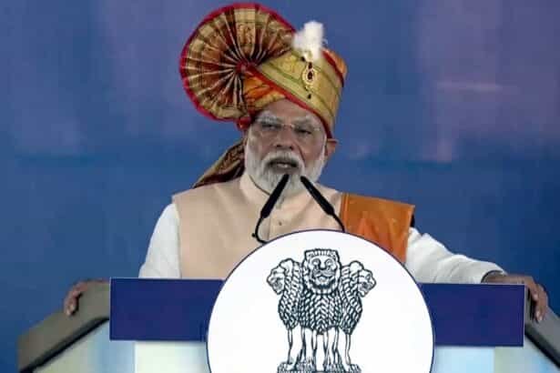 हम बंटेंगे तो बांटने वाले महफिल सजाएंगे-पीएम मोदी