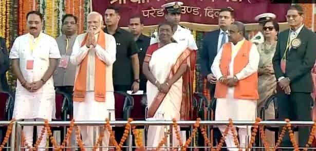 देशभर में दशहरे की धूम: लाल किला के विजयादशमी कार्यक्रम शामिल हुए प्रधानमंत्री नरेंद्र मोदी और राष्ट्रपति