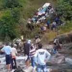 उत्तराखंड के अल्मोड़ा में बड़ा बस हादसा: 28 यात्रियों की मौत और कई घायल,राहत में जुटी SDRF की टीम