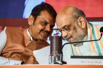 महाराष्ट्र में चल गया फडणवीस का धर्मयुद्ध वाला फॉर्मूला,अमित शाह ने अपने हाथों में ली कमान 