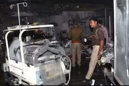 झांसी अग्निकांड : एक और नवजात की मौत, आग में झुलसकर मरने वालों की संख्या 11 हुई