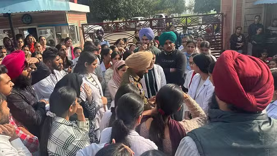लुधियाना : शहीद करतार सराभा मेडिकल काॅलेज में छात्रा पर हमला, तीन युवकों ने कपड़े फाड़े