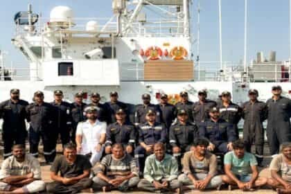 भारतीय तटरक्षक बलों का बड़ा एक्शन : इंडियन कोस्ट गार्ड ने पाकिस्तानी जहाज से छुड़ा लाए भारतीय मछुआरे