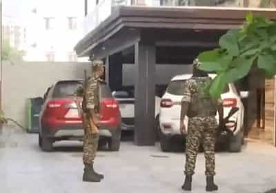 विधानसभा चुनाव से पहले झारखंड के मुख्यमंत्री हेमंत सोरेन के पर्सनल सेक्रेटरी के आवास पर इनकम टैक्स की रेड