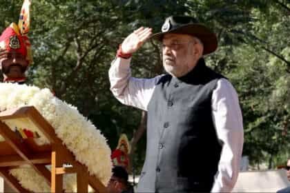 BSF का 60वां स्थापना दिवस : आपके रहते हमारी सीमाएं सुरक्षित-अमित शाह