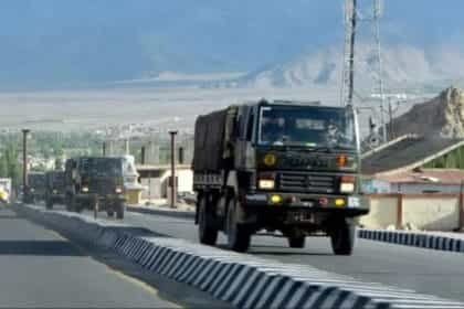 जम्मू-कश्मीर में सेना का वाहन खाई में गिरा, 18 जवान थे सवार, रेस्क्यू ऑपरेशन