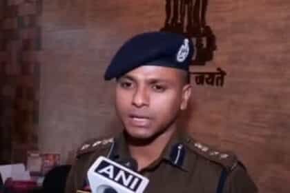 जम्मू-कश्मीर के उधमपुर सुरक्षा बलों ने आतंकियों की दो मददगार महिलाएं को किया गिरफ्तार, आतंकी जुनैद भट हुआ ढेर