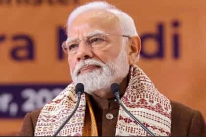 पीएम मोदी को बम से उड़ाने की दी धमकी : धमकी देने वाले ने खुद को बताया आईएसआई एजेंट