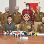 सरकारी विभाग का कर्मचारी निकला ड्रग स्मगलर: 50 लाख की फॉर्च्यूनर में कर रहा था नशा तस्करी