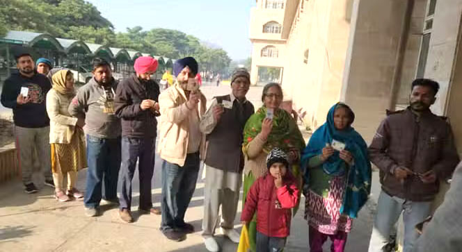 Punjab Municipal Corporation: नगर-निगम के बीच जालंधर में हंगामा, अजनाला में फायरिंग, पटियाला में पथराव