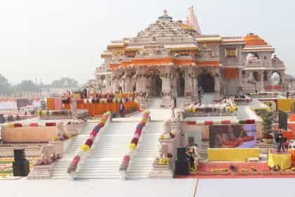 अयोध्या राम मंदिर : लगाई गई 14 पुजारियों की ड्यूटी, स्मार्टफोन के इस्तेमाल पर रोक; ड्रेस कोड भी होगा लागू