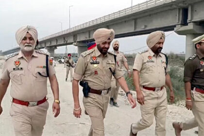 पंजाब में अलर्ट जारी : जम्मू-कश्मीर की सीमा पर दिखे सात संदिग्ध, खुफिया एजेंसियों के मुताबिक 10 आतंकियों ने भारतीय सीमा में की घुसपैठ