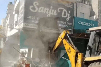 फिर चला जालंधर में नशे पर बुलडोजर : भार्गव कैंप में पुलिस ने कुख्यात ड्रग तस्कर तीन भाइयों के मकान गिराए