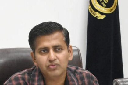 उद्योगों से जुड़ी लंबित मामलों का शीघ्र निपटारा करें: डिप्टी कमिश्नर डॉ. हिमांशु अग्रवाल के सख्त निर्देश