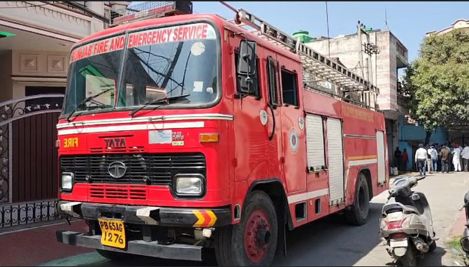 जालंधर: रिहायशी इलाके में बनी आइस फैक्टरी से अमोनिया गैस लीक होने की घटना से मचा हड़कंप