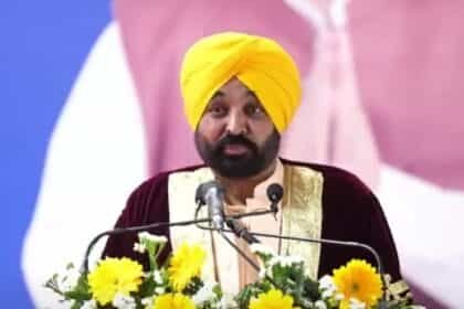 महिलाओं की राजनीति में भागीदारी बढ़ाने के लिए CM भगवंत मान की खास अपील: “घरवालों के कहने पर वोट न डालें, नेतृत्व करें”