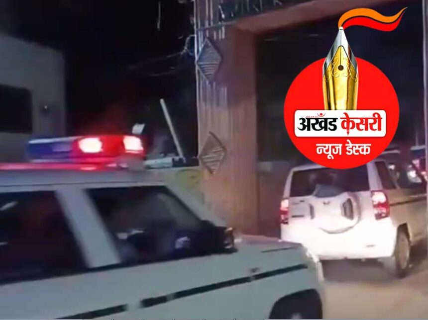 केजरीवाल अपनी पत्नी के साथ विपश्यना के लिए होशियारपुर पहुँचे; केजरीवाल के काफिले पर दिल्ली-पंजाब के भाजपा और कांग्रेस नेताओं ने उठाए सवाल