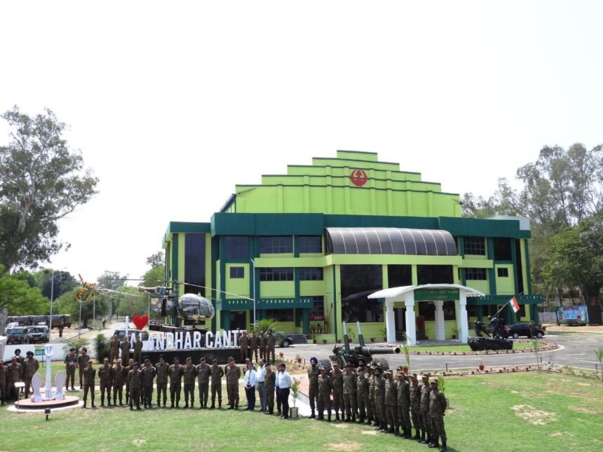 वज्र कोर भविष्य के लिए तैयार और मिशन पर केंद्रित: पश्चिमी सेना कमांडर लेफ्टिनेंट जनरल मनोज कुमार कटियार का दो दिवसीय दौरा संपन्न