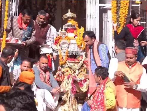 चारधाम यात्रा आज से शुरू : गंगा की डोली गंगोत्री धाम पहुंची, गंगोत्री धाम 10:57 बजे,  यमुनोत्री धाम के कपाट सुबह 11:55 बजे खुलेंगे