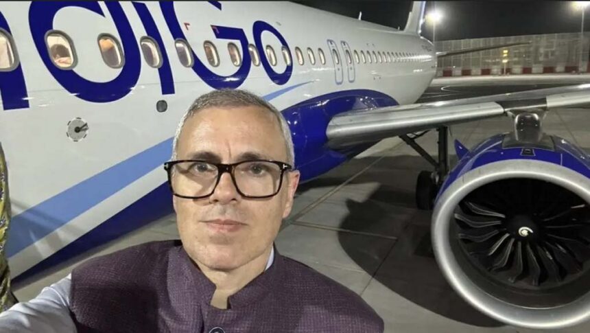 ‘अरे ये क्या हो गया…’  Indigo Flights में फंसे जम्मू-कश्मीर के मुख्यमंत्री उमर अब्दुल्ला