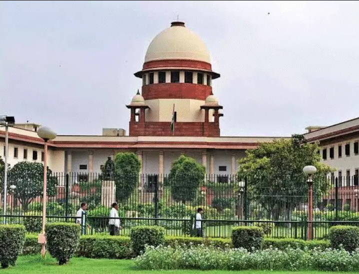 सुप्रीम कोर्ट ने वक्फ कानून के विरोध में देशभर में हो रही हिंसा पर जताई चिंता: केंद्र से पूछा- सैकड़ों साल पुरानी मस्जिदों के क्या दस्तावेज मिलेंगे