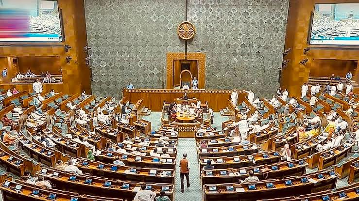 लोकसभा में वक्फ (संशोधन) विधेयक 2025 पारित, यूपी में हाई अलर्ट