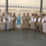 “युद्ध नशे के विरुद्ध” में उत्कृष्ट योगदान देने वाले जालंधर पुलिस अधिकारियों का पुलिस कमिश्नर ने किया सम्मान
