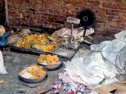 लुधियाना में सेहत विभाग की कई स्थानों पर छापेमारी :100 किलो खोया और 7 क्विंटल गुड़ जब्त