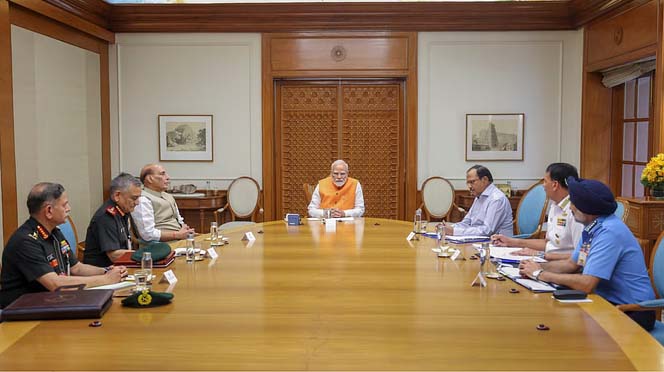 ऑपरेशन सिंदूर खत्म नहीं हुआ: वहां से गोली चलेगी, यहां से गोला चलेगा-PM मोदी