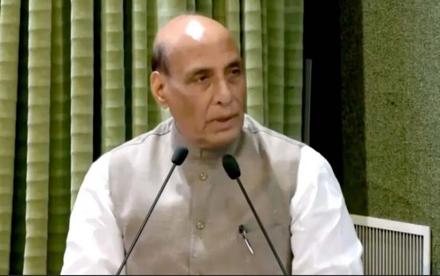 भारत-पाकिस्तान तनाव के बीच रक्षामंत्री राजनाथ की तीनों सेना प्रमुखों के साथ बड़ी बैठक; बैठक में हो सकते हैं बड़े फैसले