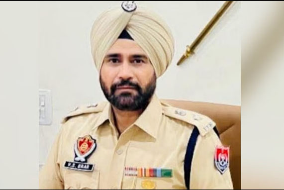 फाजिल्का के एसएसपी वरिंदर सिंह बराड़ पर गाज गिरी: नाबालिग से रिश्वत मांगने के मामले में सस्पेंड