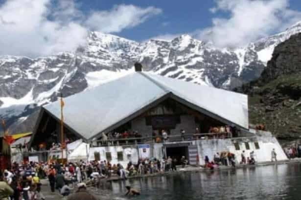 सिखों के प्रसिद्ध तीर्थस्थल गुरुद्वारा श्री हेमकुंड साहिब यात्रा 25 मई से होगी शुरू,सेना के कड़े इंतजाम